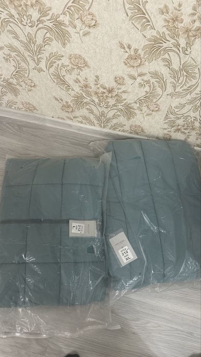 Продам куртки и безрукавки