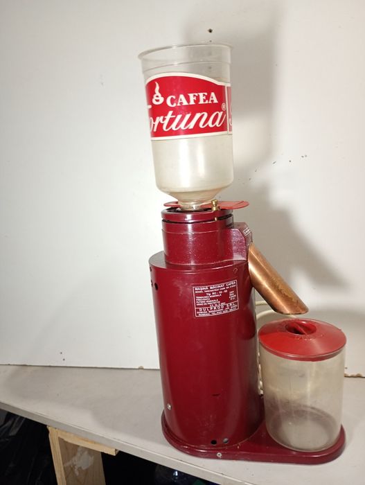 Mașină de măcinat cafea