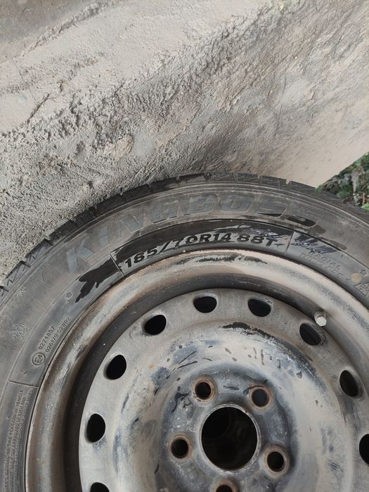 Продам зимние шины