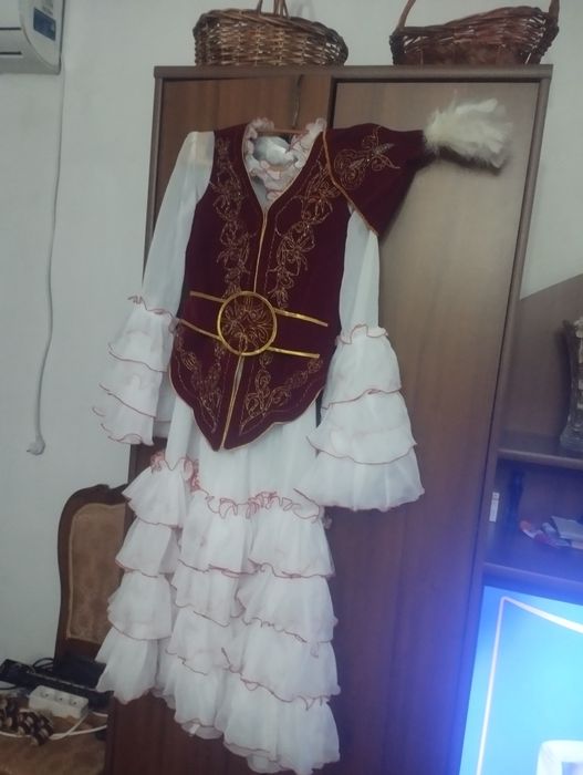 Национальный казахский костюм