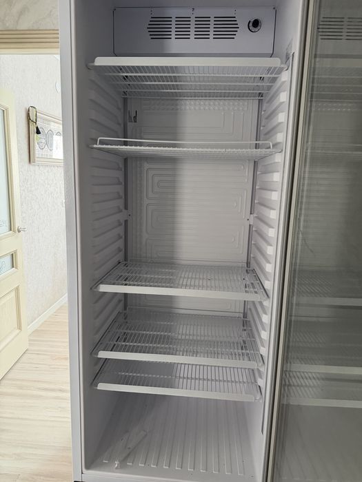 Холодильник витринный