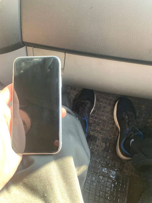 Продам айфон 11 торг