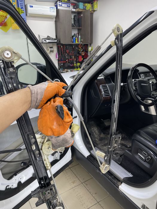Стеклоподемник Land Rover Range Rover