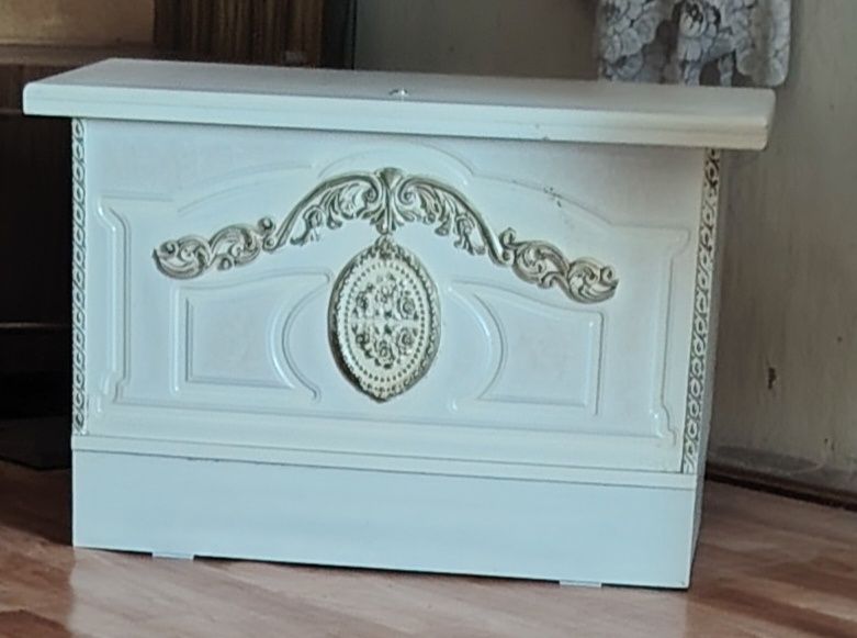 Сандиқ сотилади. Янги.