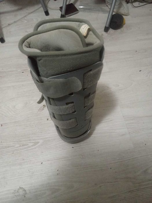 Orteză walker lunga