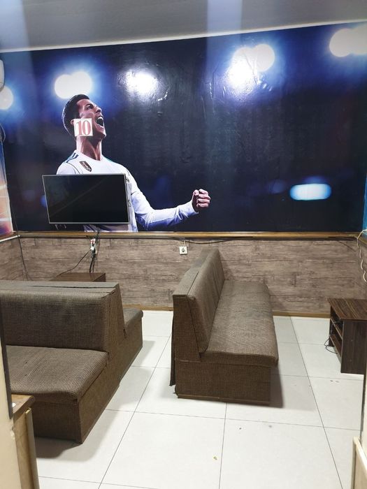 Сдаётся в центре  3х комнатный нежилой обьект.т