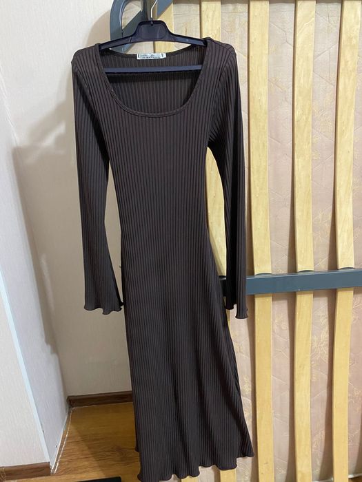 платье коричневое