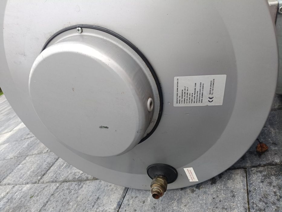 Sitem încălzire solar Sonne Aktion 300 l cu doua panouri solare