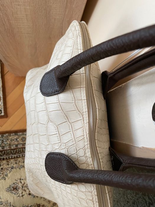 Нова Дамска Чанта, Бяла Голяма