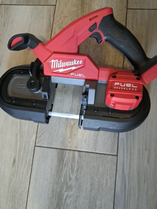 Milwaukee F18FBS85 si M12FBS64