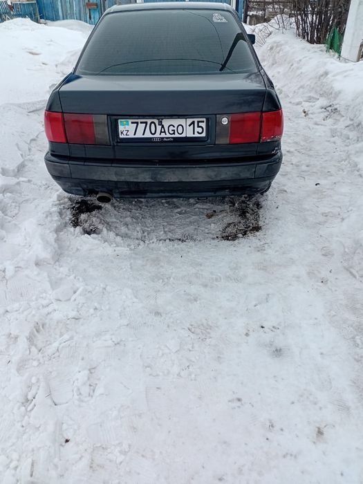 Продам AUDI 80 2 литр моник