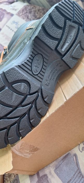 Продам ботинки рабочии