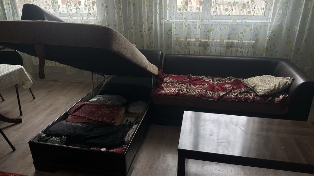 Продам диван срочно
