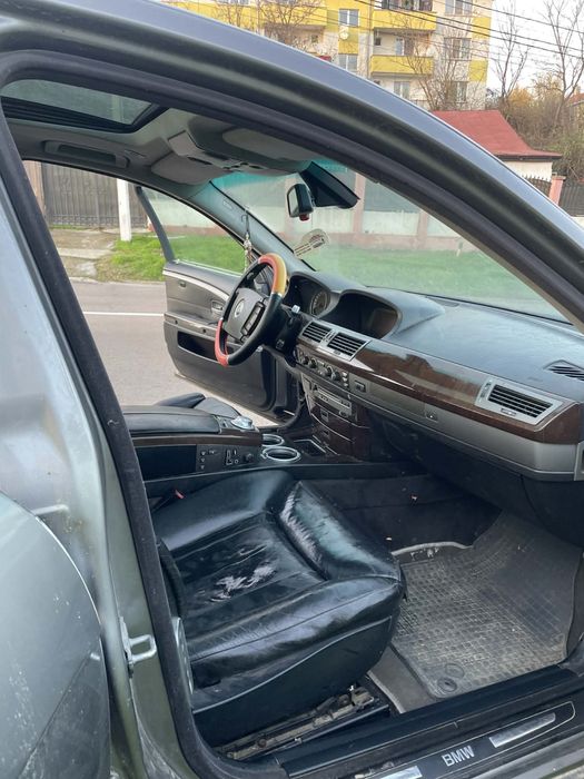 Vand bmw sera 7 in stare buna
