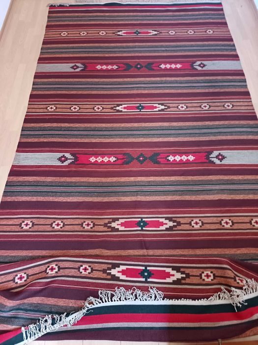 Автентичен чипровски килим