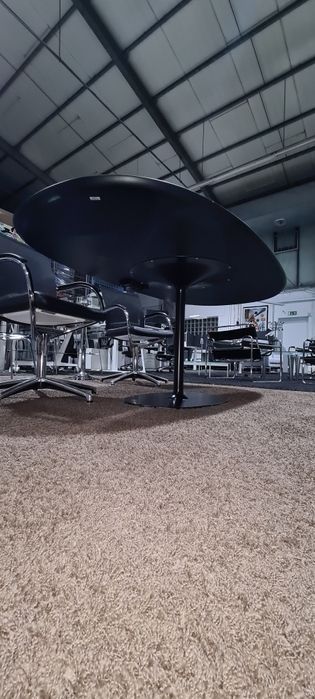 Немско офис конферентна и посетителска маса  Made in Italy оборудване