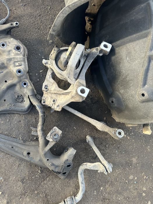 Окачване за Audi A4 B9 16+ магаре тампони носачи шенкели амортисьор