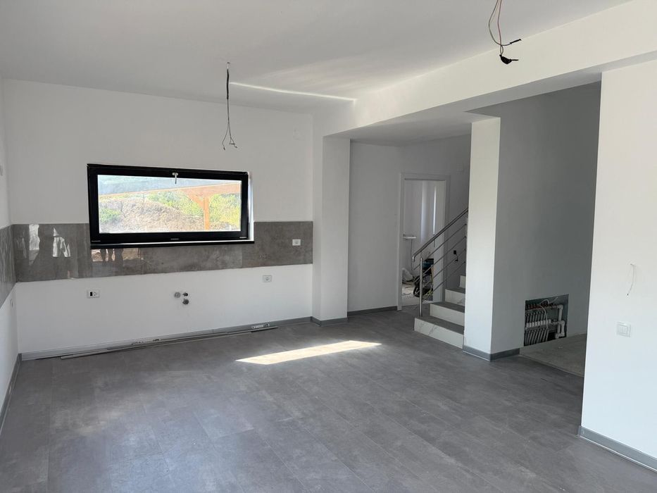 Vila noua in Bujoreni, Valcea