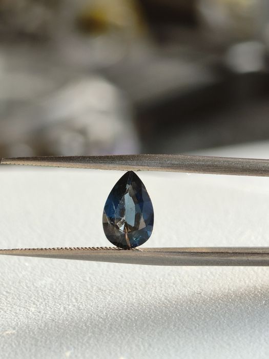 Сапфир Royal Blue VS с швейцарски сертификат