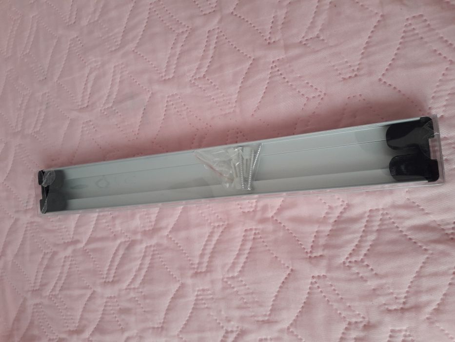Suport magnetic pentru cutite