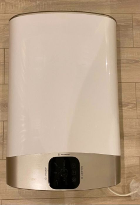 Продам Аристон Велис 50 литров