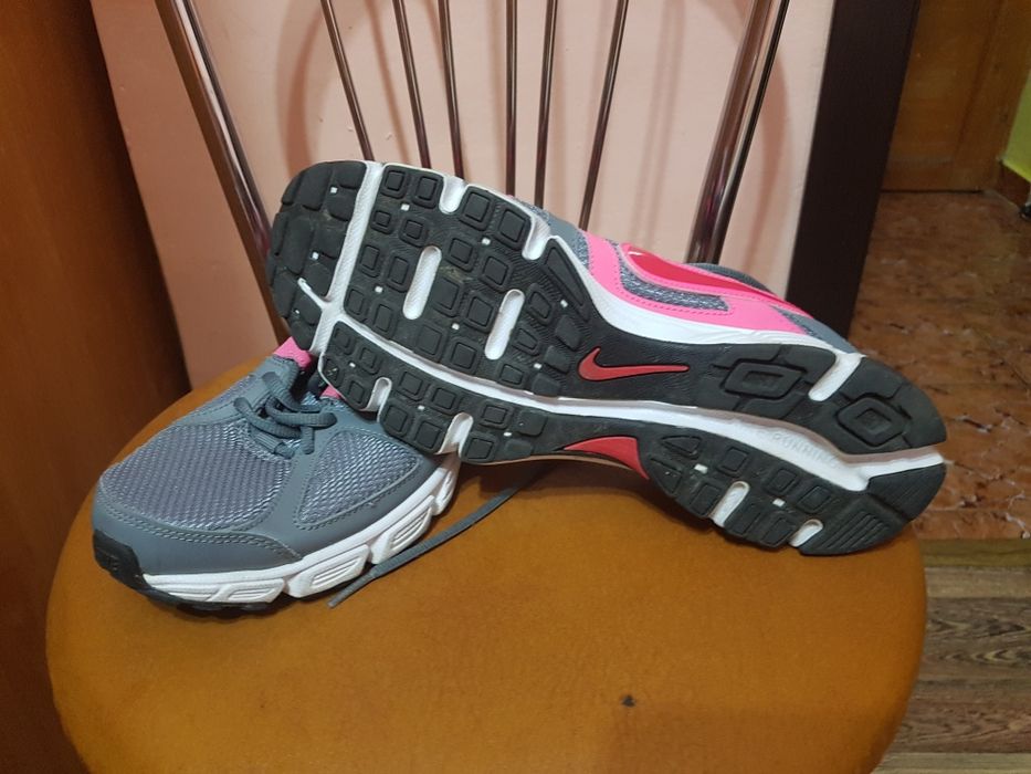 Adidas Nike alergare