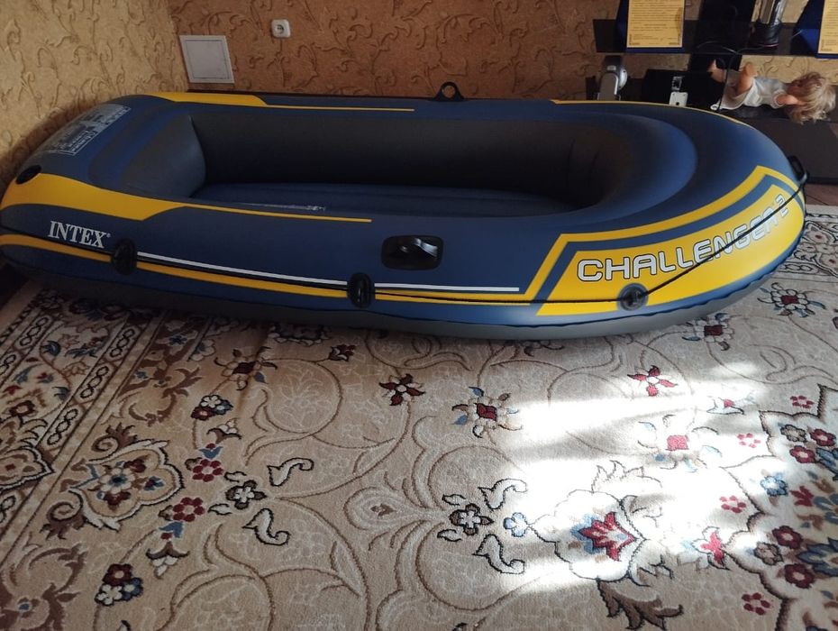Надувная лодка Intex Challenger 2 Set 68367NP синий