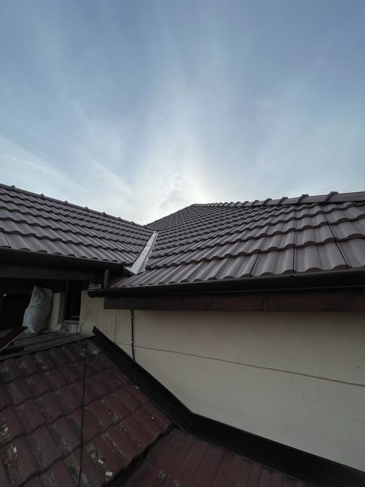 Renovări acoperișuri, montaj acoperișuri Dulgheria casa din lemn