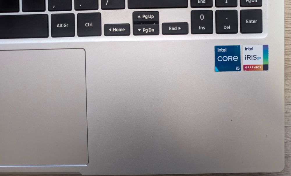 Samsung Book 2 ноутбук сотилади