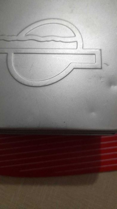 Кварцови часовници мъжки и женски.