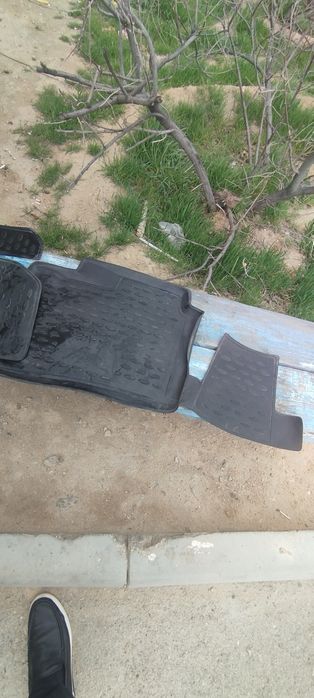 полики-коврики для седана универсальные