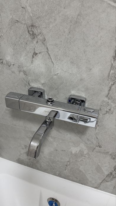 Смеситель для ванной с тропическим душем