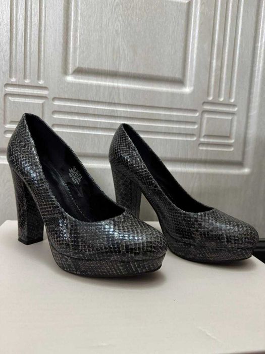 Туфли на каблуке