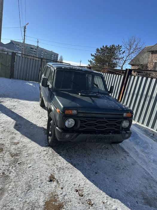 Продам ниву  инжектор  2002 года