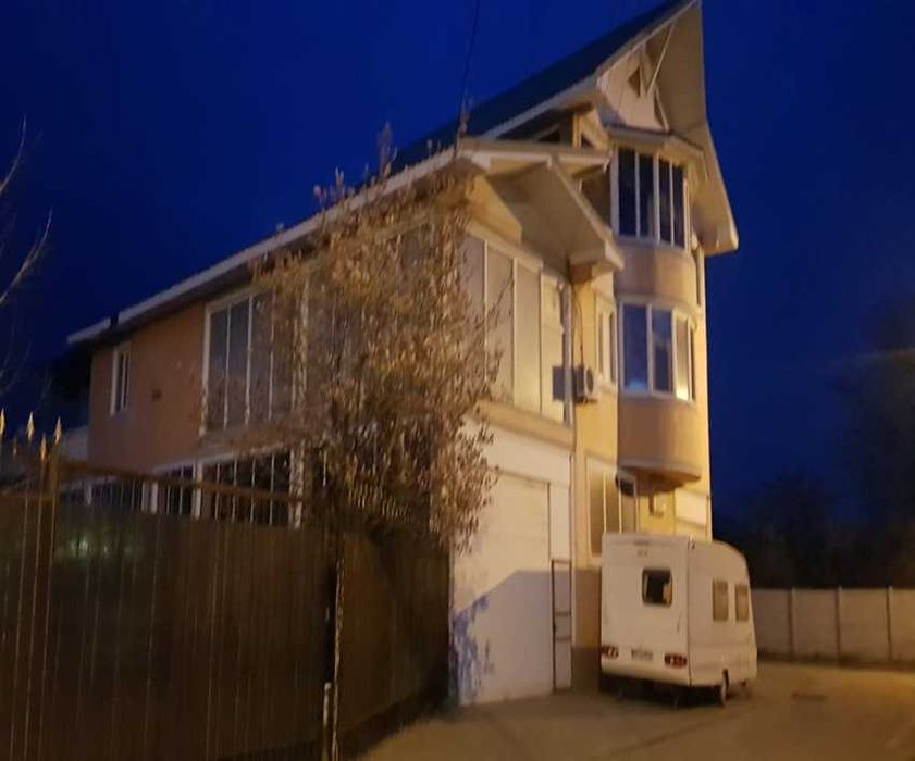 Casa si teren  Slatina