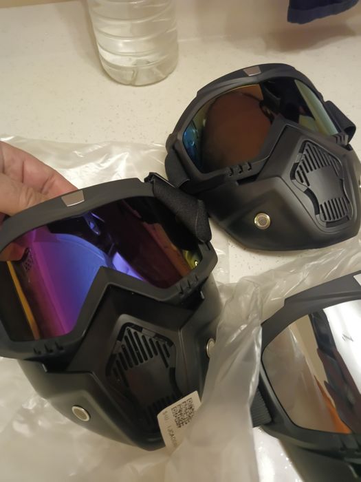 Защитна маска  и слънчеви очила