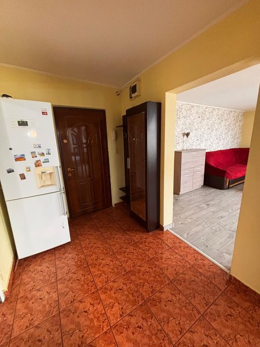 Închiriez apartament 3 camere — fotografia 3