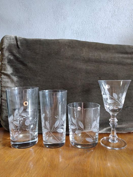 Кристални сервиви