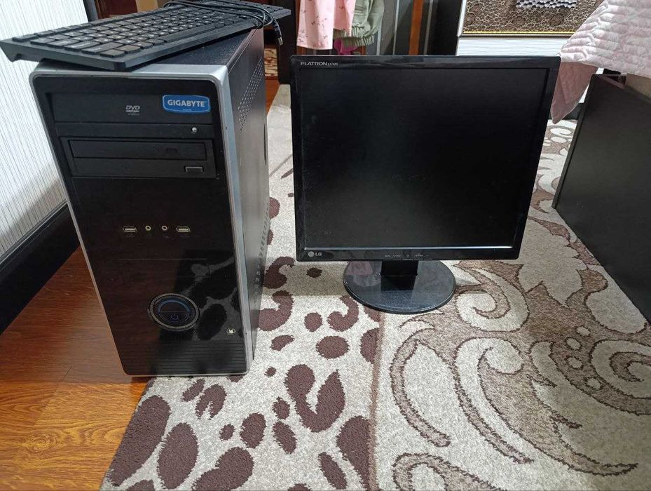 LG komyuter  sotiladi