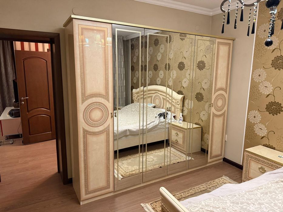 Спальный гарнитур