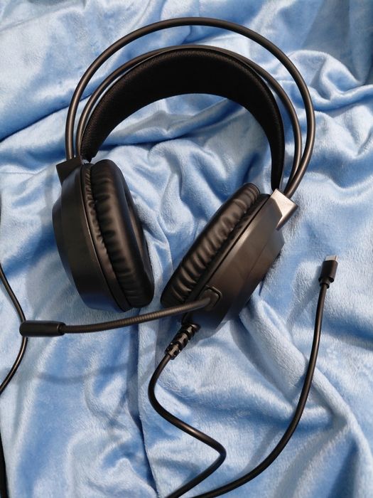 Продам наушники  игровые