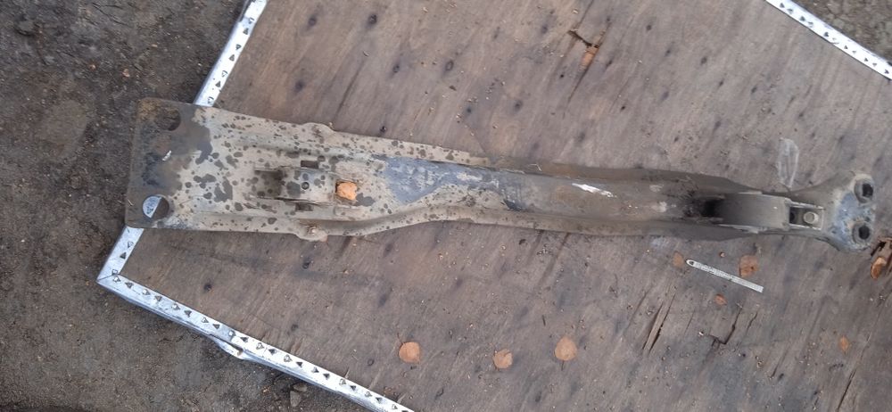 Балка Ниссан примера