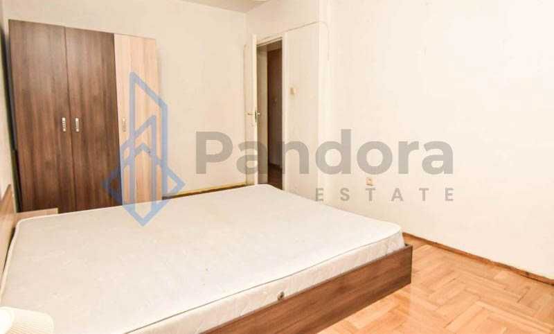 Дава се под наем Тристаен апартамент в София, Център - 84 кв.м за 550 € - Снимка #3