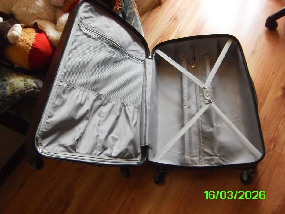 Trolere, Rosii si Albastru si Grena plastic dur si aspiratoare
