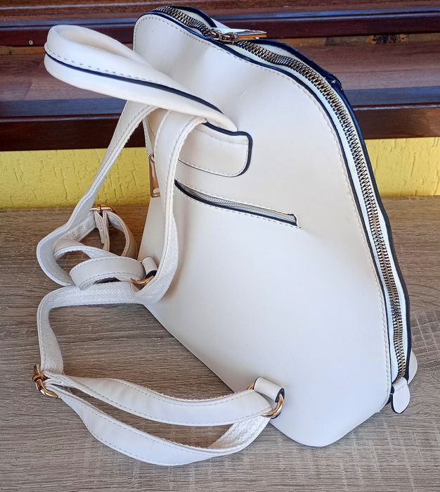 Брава / "мръсно бяло" дамска раница