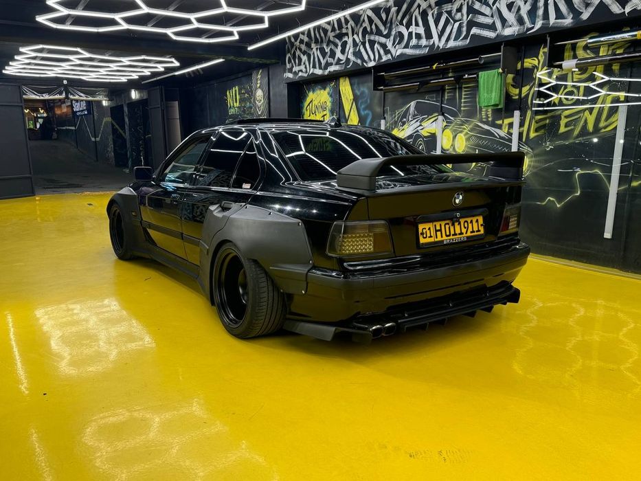 Продаеться BMW E36 в обвесе Rocket Bunny