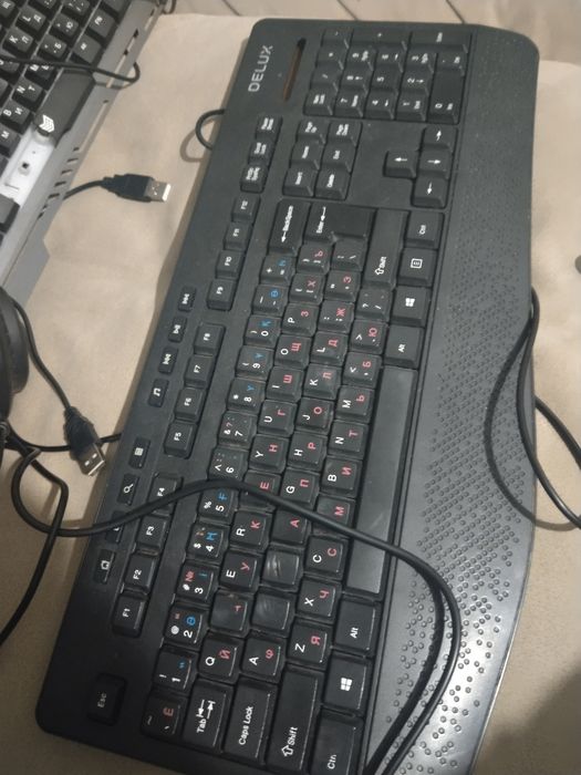 Продается Наушник и клавиатура