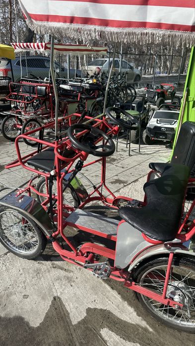 Велосипед семейный четырехместный аттракцион