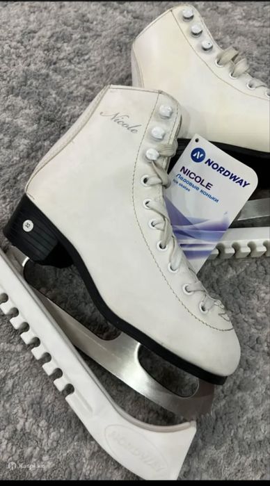 Продаются фигурные коньки Notdway 32 размер