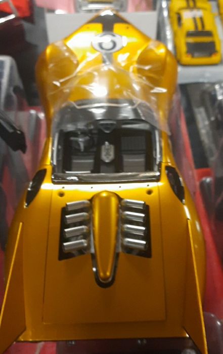 Machetă auto scara 1:18